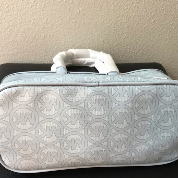 MICHAEL MICHAEL KORS JODIE PALE OCEAN TOTE NWT - Picture 2 of 13
